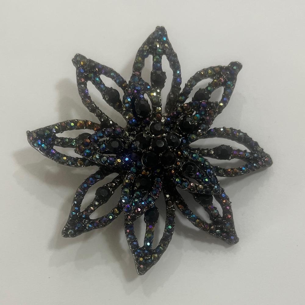 Elegant Black Floral Brooch